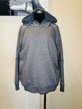 UGGS Classic Hoodie - Size Medium - EUC  🩶🩶🩶